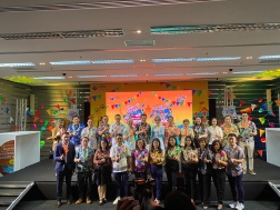 กองทุนประกันวินาศภัย เข้าร่วมงานกิจกรรมและงานแถลงข่าวพิธีเปิดโครงการรณรงค์ความปลอดภัยทางถนนในช่วงเทศกาลสงกรานต์ ประจำปี 2566 และงานแถลงข่าวเปิดตัว “กรมธรรม์ประกันภัยกลุ่มแฮปปี้สงกรานต์ (ไมโครอินชัวรันส์) และกรมธรรม์ประกันภัยสงกรานต์บ้านหายห่วง